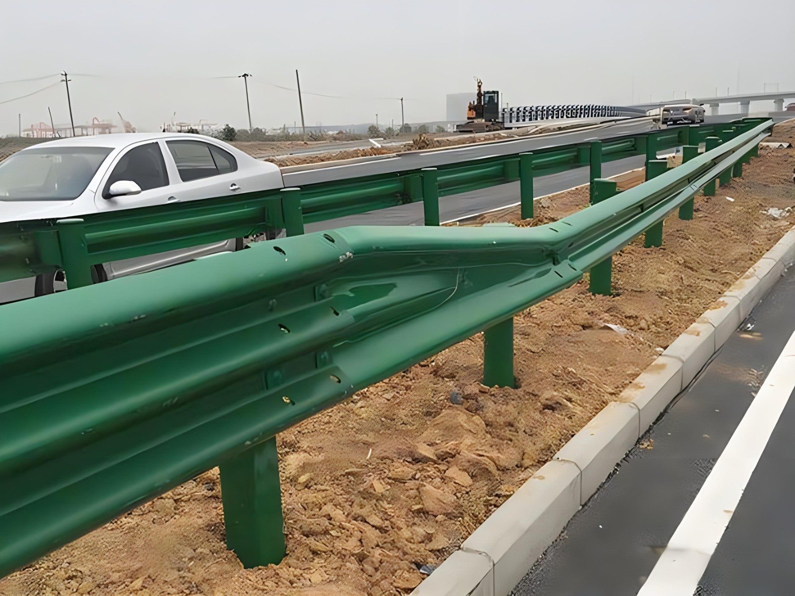 昌邑高速波形护栏板日常维护方案确保道路安全新举措